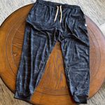 Vuori  Charcoal Camouflage Joggers Photo 8