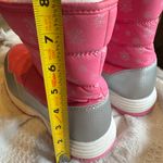 Wonder Nation Snow Boots with Snowflakes Pattern Size 6, Photo 5