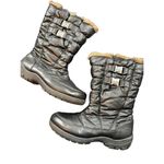 Totes Women's Puffer Boots Size 9M Black Faux Fur Lining Side Zipper & Buckles D Photo 2