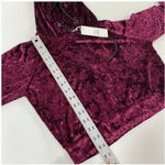 Emma & Sam Hoodie Womens Medium Burgundy Crushed Velvet Velour Cropped Pullover Photo 4
