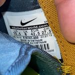 Nike  Rosherun Blue and Yellow Athletic Shoes with Cushioned Design Photo 7