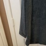 Jones Wear FINAL MARKDOWN  velour tunic length top medium Photo 2