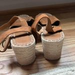 Universal Threads Target Platform Sandals Photo 3