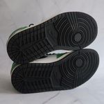 Jordan 1 lucky green sneakers Photo 3