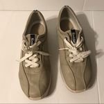 Keds leather shoes women’s size 9.5 Photo 2