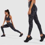 Gymshark NWOT  Adapt Camo Seamless Leggings Black Size 26 Photo 2