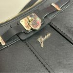 Guess Black Crossbody Purse Zipper Clasp Closures Adjustable Strap Logo Lining Photo 6