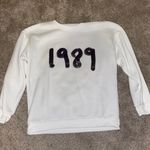 Taylor Swift 1989  Sweater Photo 0