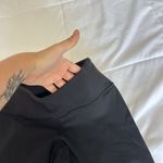 Lululemon Womens 6 Cropped Leggings Capri Black Inside Pocket Yoga Photo 2