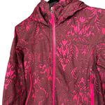 Athleta  Twin Tip Ski Jacket in Port Wine Snow Scroll Size XS Photo 4