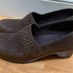 Dansko Mavis Brown Nubuck Leather Studded Slip On Clogs Shoes Size 39 US 9 Photo 3