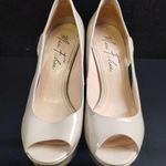 Marc Fisher Women's Beige Shoes/Sneakers/4.5" Heel Sz6M SKU 3149 Photo 1