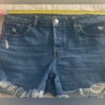 EXPRESS Boyfriend Midi MidRise Denim Shorts Button Fly Sz 8 Raw Hem Distress Photo 11