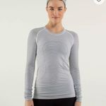 Lululemon athletica Swiftly Crew in black and white stripe size 6 Photo 0