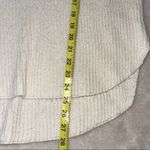 EXPRESS Cream Knit Crewneck Round Hem Pullover Sweater Photo 7