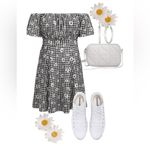 Torrid checkered daisy print dress size 1 Photo 1