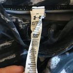 Under Armour Under Amour Womens UA Fly-by Printed Capri (1248730) Size XS Black Grey Leggings Photo 5