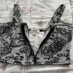 Zenana Outfitters The Arte by Black White Lace Zip Front Bustier Corset Crop Top, size S Photo 4