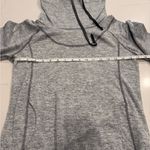 Kuhl  Lea Funnel Cowl Neck Pullover Sweatshirt Sz M Gray Kangaroo Pocket Photo 2