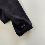 Vuori  Outdoor Trainer Shell Black Camo Lightweight Water Resistant Jacket size M Photo 7