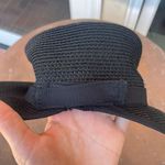 Black adjustable woven hat Photo 3