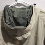 Columbia womens Medium M lightweight jacket windbreaker tan vintage kangaroo Photo 6