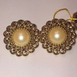 Crystaline Brand Elegant Vintage Gold and Cream Faux Pearl Chunky Earrings Photo 1