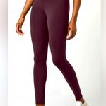 Vuori NWT  Chilled Out Performance Legging in a Cerise Color Size S Photo 1