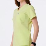FIGS  Scrub Top Catarina One-Pocket Photo 1