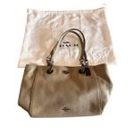 Coach Pebble Leather Gallery Shoulder Tote – Taupe Grey – Chain Strap Detail Photo 1