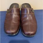 Clarks  8 M Women Brown Leather Button‎ Accent Clogs Mules Slip On Slides 8 M Photo 1