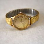 Source Unknown Timeless Everyday Gold Tone Metal Stretch Band NWOT Working Watch Photo 1