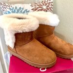 SO New!  Fur Boots Tan Sz 6 Photo 8