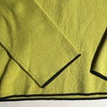 Emma James  (L) LIZ CLAIBORNE CO LIME GREEN/BLAK TRIM TURTLENECK SWEATER PREOWNED Photo 2