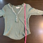 Pink Rose Long Sleeve Waffle Knit Henley Top Green Size Small Distressed V-Neck Photo 8