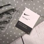 Nike yoga high rise 7/8 tight size medium Photo 4