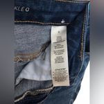 Chico's Perfect Stretch Girlfriend Slim Leg Ankle Jeans Size US 4 Floral Print Photo 9