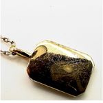 Gold tone and opal T monogram pendant necklace Photo 4