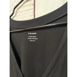Frame  Le Mid Rise V Neck Tee Organic Pima Cotton Black Size XL Photo 2