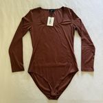 NEW MYNTA Ribbed Long Sleeve Bodysuit Brown Size Medium Petite NWT Photo 0