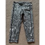 Under Armour 2 Set Of Women's Heat Gear Crop Dri Fit Athletic Leggings Size S Photo 5