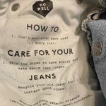 Madewell  Light Wash Distressed The Mom Jeans Size 25 Photo 8