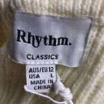 Rhythm Butter Classic Knit Shorts. Size Large Yellow Photo 4