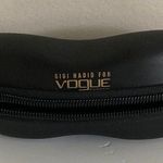 GIGI HADID FOR VOGUE SUNGLASSES ZIPPERED HARD CASE BLACK (case only) Photo 0