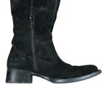 BORN Cricket Over Photo 4