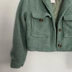 PRETTYGARDEN NWT Pretty Garden Fuzzy Cropped Sherpa Jacket Shacket in Light Green Small Photo 2