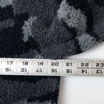 Barefoot Dreams  size medium dark camo soft CozyChic Charcoal Pullover Photo 3