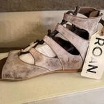 NEW ROAN BED STU Gladiator Sandals Distressed Taupe Leather Womens Size 7 Photo 7