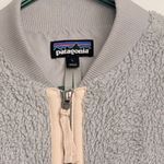 Patagonia  Gray Fuzzy Fleece Full Zip Jacket Size Medium‎ Photo 2