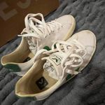 VEJA  Women's Classic White and Green Sneakers Photo 1